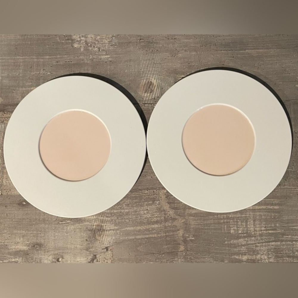 Tupperware CoolSpot Trivet White Neutral Tan Center 7”